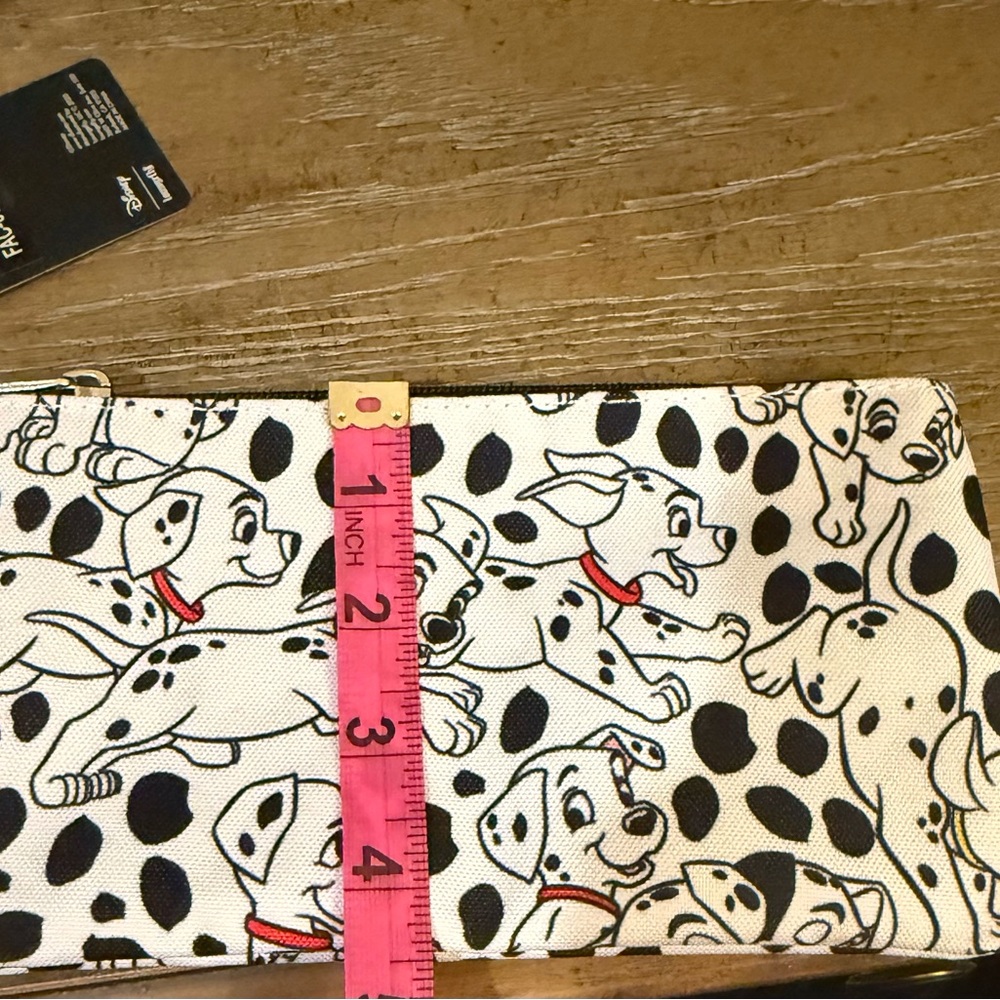 Disney x Loungefly 101 Dalmatians Nylon Zip Pouch NWT - Picture 10 of 10